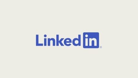 LinkedIn’s Working on a Native Post Scheduling Option